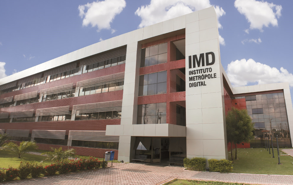 Foto da fachada do prédio do IMD